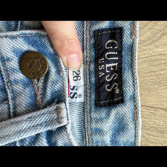 Vintage Guess shorts - Picture 4 of 4